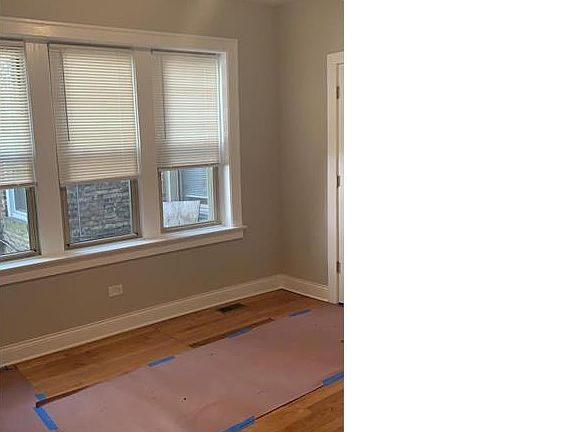 5th image of 7945 S Essex Ave #1