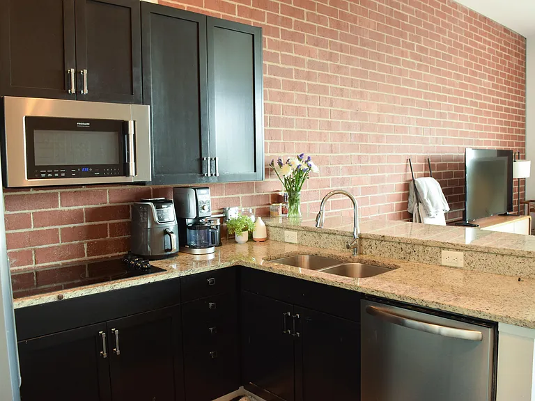 710 W Trade St #708 — Photo 5