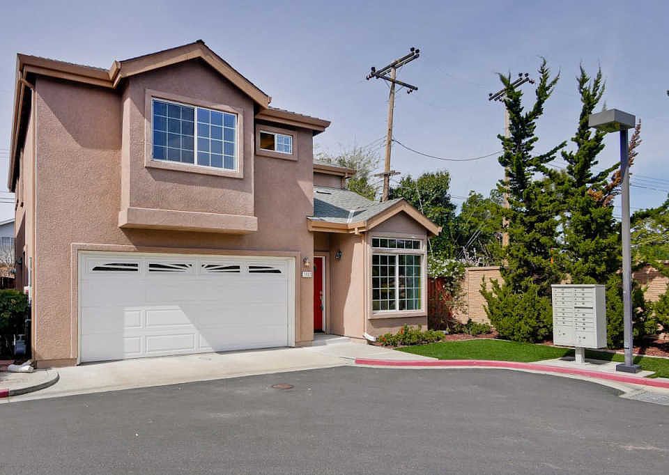1st image of 2892 Holmes Pl