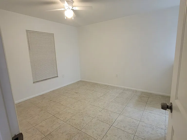 11232 Pendleton Ave — Photo 24