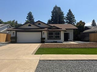 1218 S Parkwood St, Visalia, CA 93277