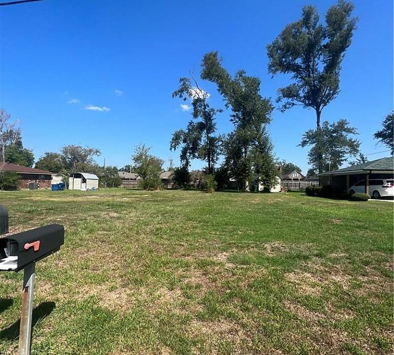 1st image of 2417 Mary Ann Dr