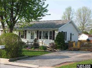 8 Cherry Ct, New Oxford, PA 17350
