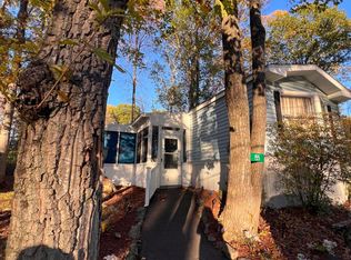 155 Bartion Ct, Bartonsville, PA 18321