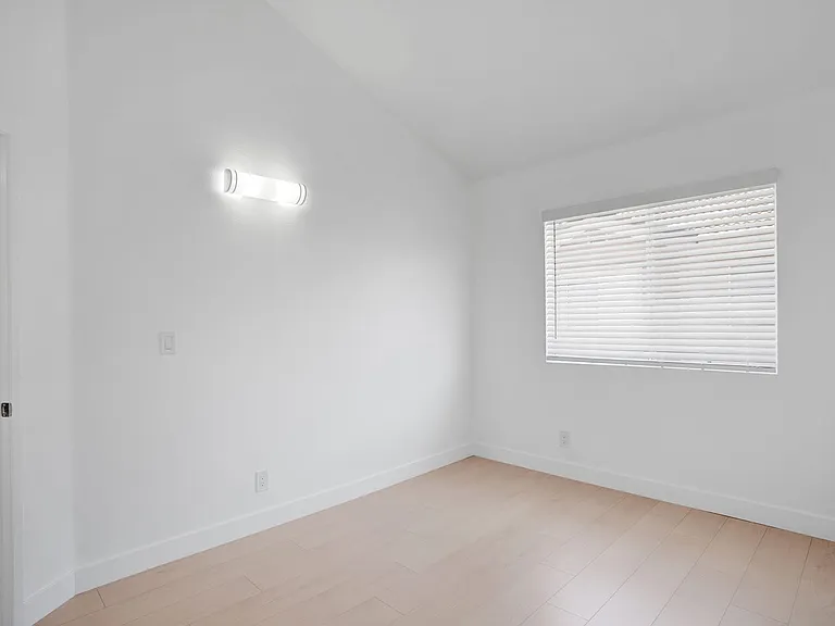15520-15526 Belshire Ave — Photo 22