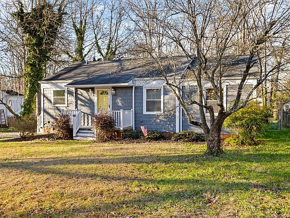 2nd image of 2733 Stratford Dr