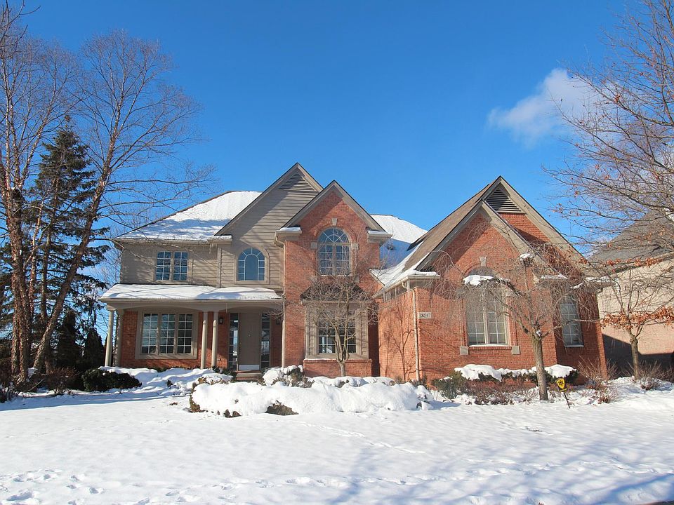 1st image of 18547 Clairmont Cir W