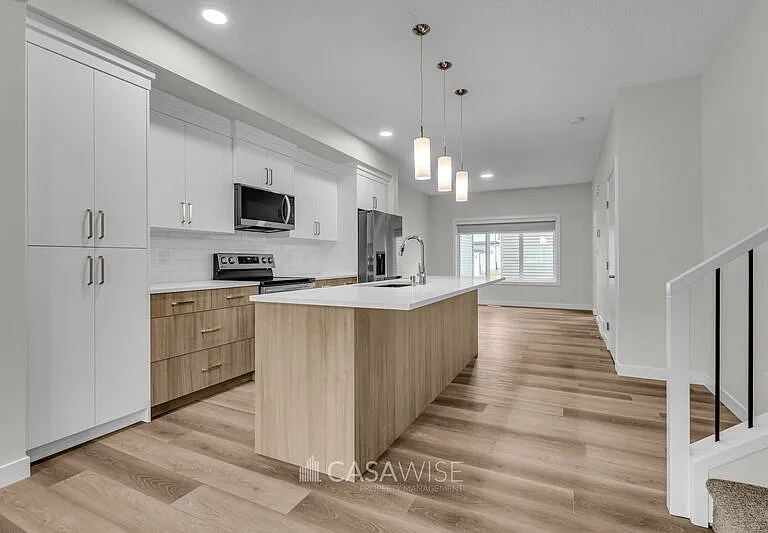 1071 Berg Pl — Photo 1