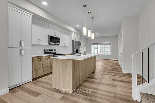 1071 Berg Pl Photo 1