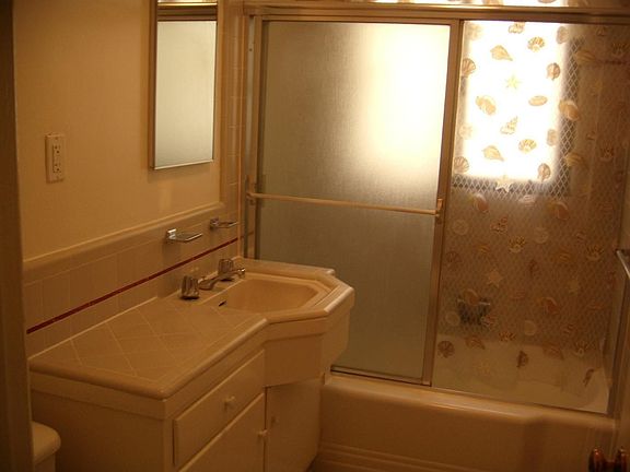4th image of 1248 Smithwood Dr APT D