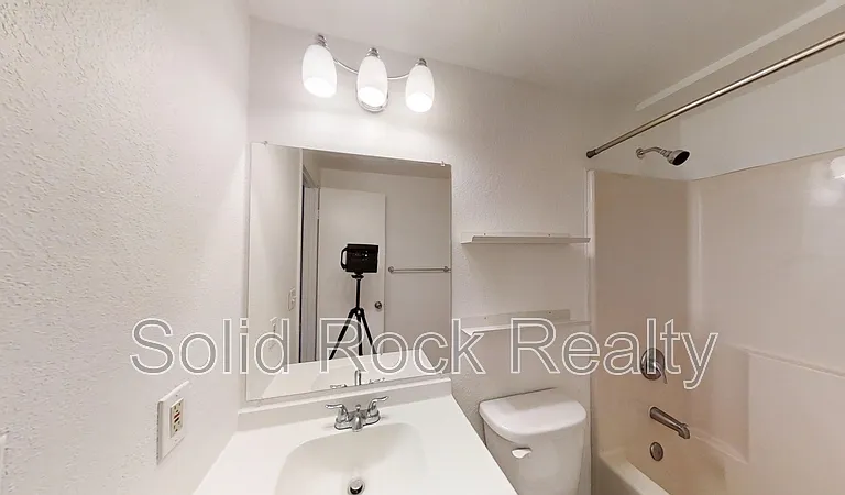 6340 Lange Dr — Photo 20