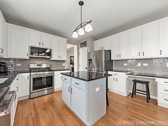 4th image of 11748 S Glenn Cir