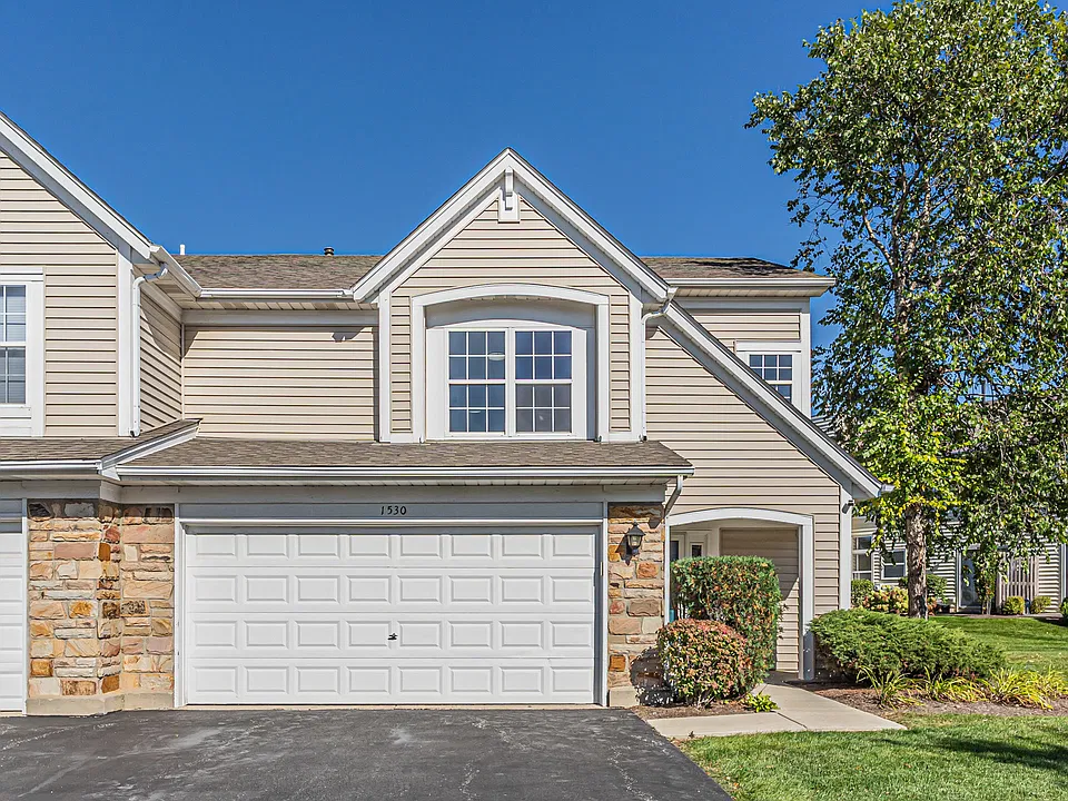 1530 E Chivalry Ct