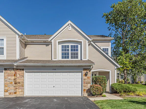 1530 E Chivalry Ct, Palatine, IL 60074