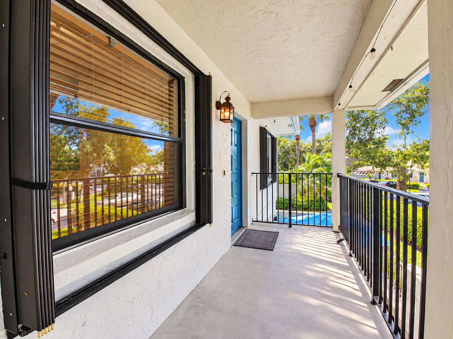 2 bed, 2.0 bath, 1348 sqft, $3,250 — Photo 2