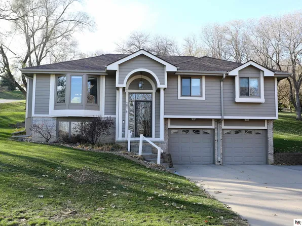 402 N 15th St, Fort Calhoun, NE 68023