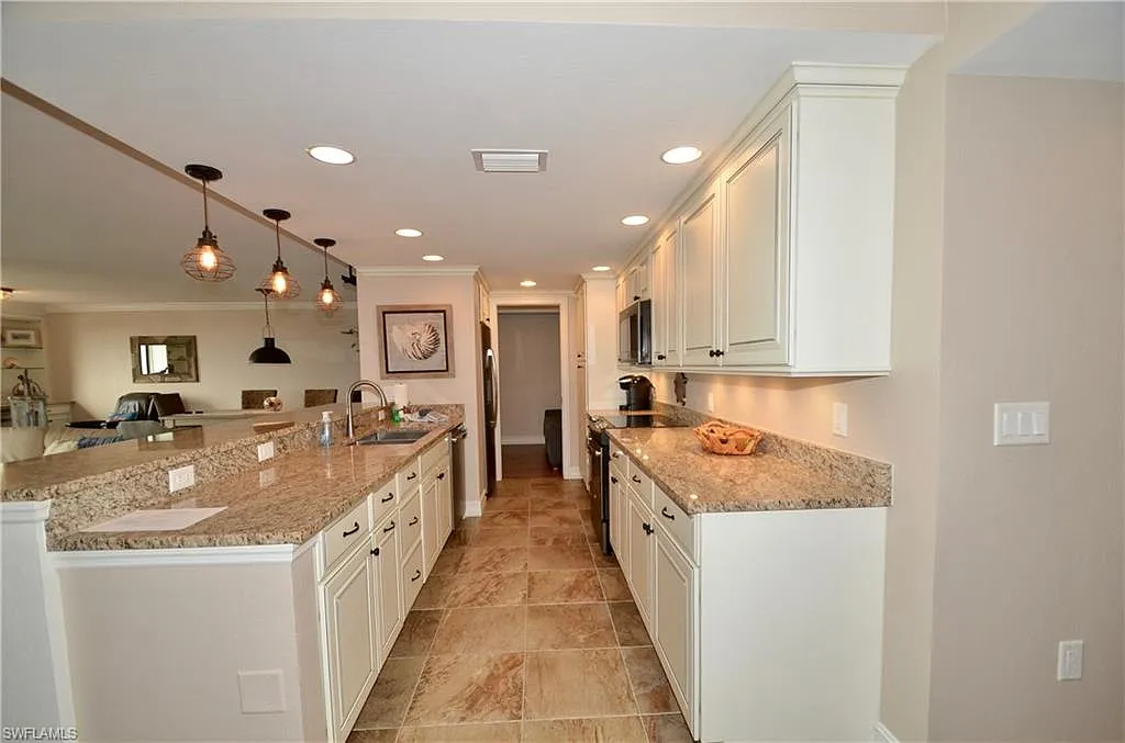 2 bed, 2.0 bath, 1570 sqft, $17,000 — Photo 4