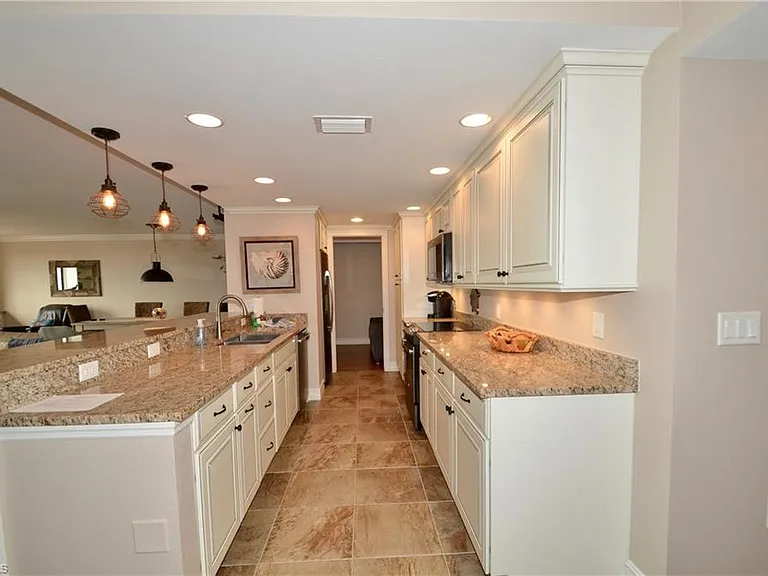10851 Gulf Shore Dr #1402 — Photo 4