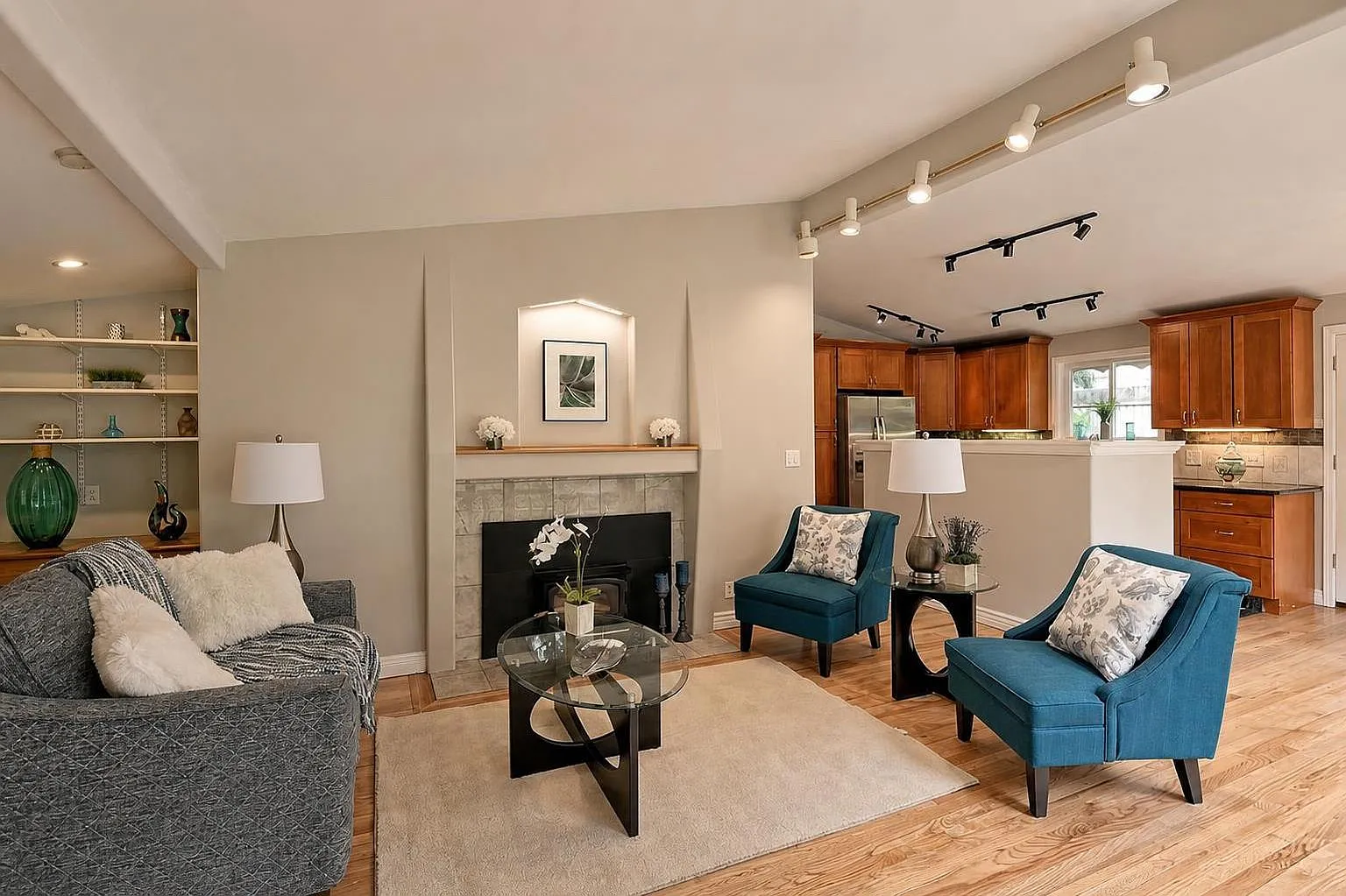 3 bed, 1143 sqft, $3,750 — Photo 4