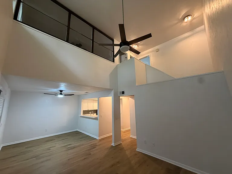 5424 SW 4th Pl — Photo 2