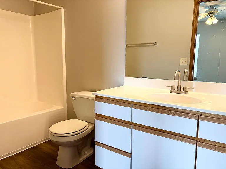 228 Crossing Dr — Photo 16