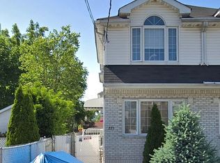 271 Moreland St, Staten Island, NY 10306
