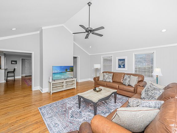 5th image of 1212 Island View Dr