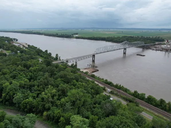 100 Rebecca Ln, Chester, IL 62233