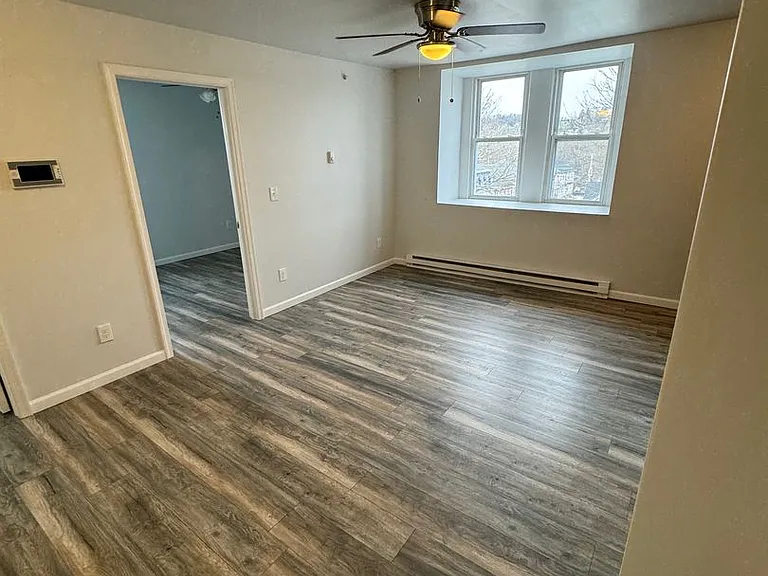 103 Main St — Photo 3