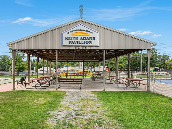8511 W Easy St, Mears, MI 49436