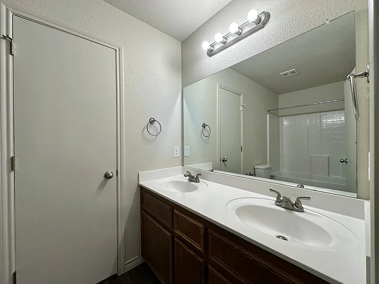 3323 Stonewall Dr — Photo 29