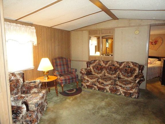 3rd image of 406 Lovelace Dr