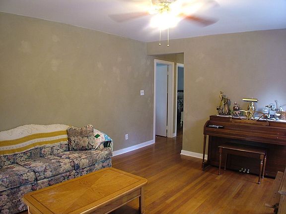 3rd image of 3505 Luray St