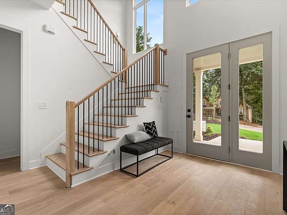 4th image of 2253 Paul Ave NW