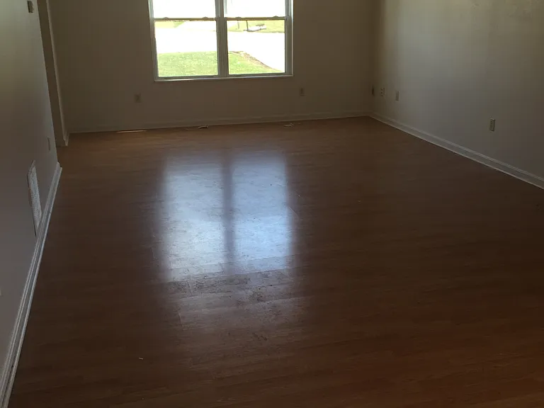 1299 Crescent Ct — Photo 4