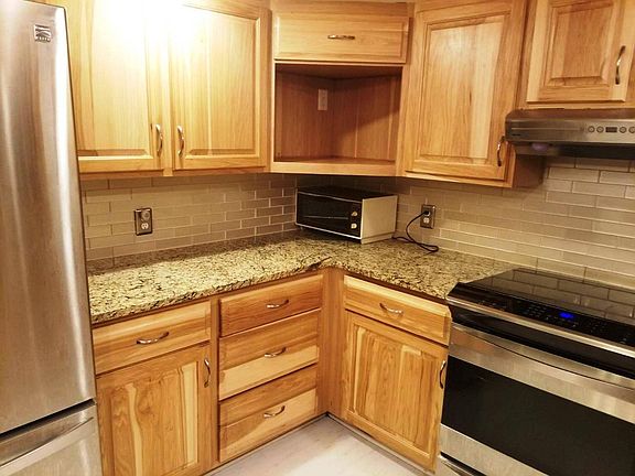 5th image of 210 N 12th St
