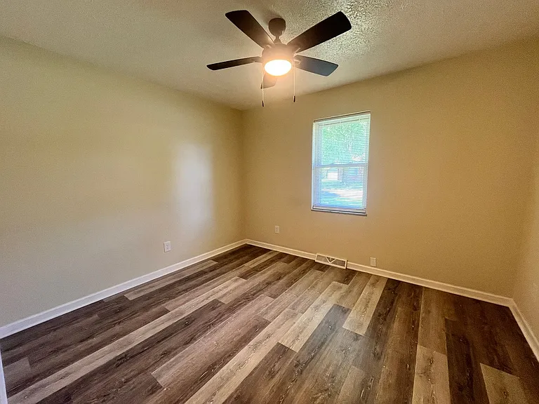 307 Sunset Ln — Photo 6