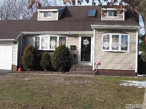 2nd image of 481 Smith St