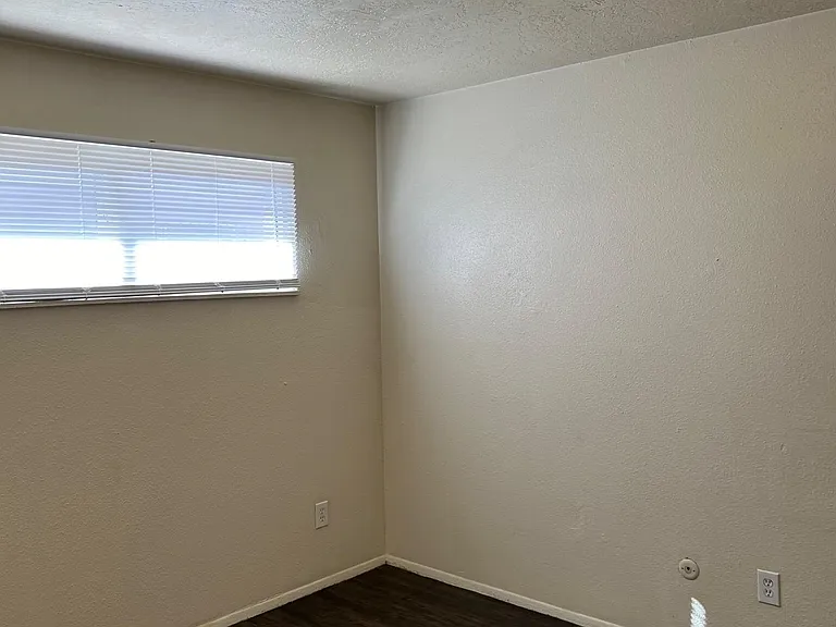 3417 Ross Ave SE #B — Photo 5