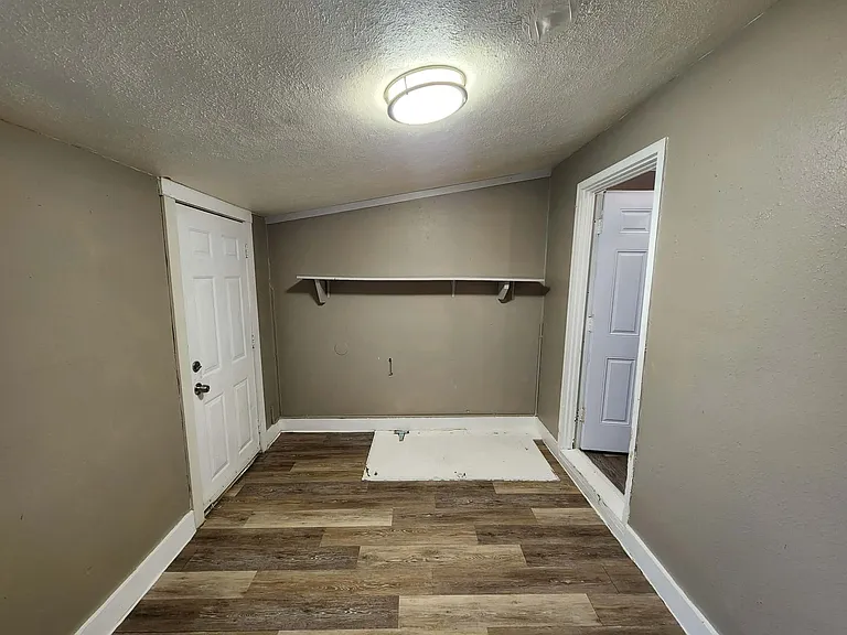 717 S Downing St — Photo 14