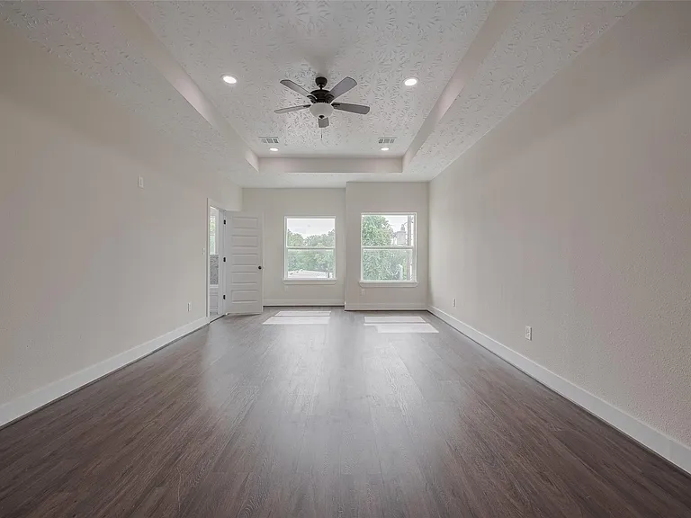 2206 Hoskins Dr — Photo 25