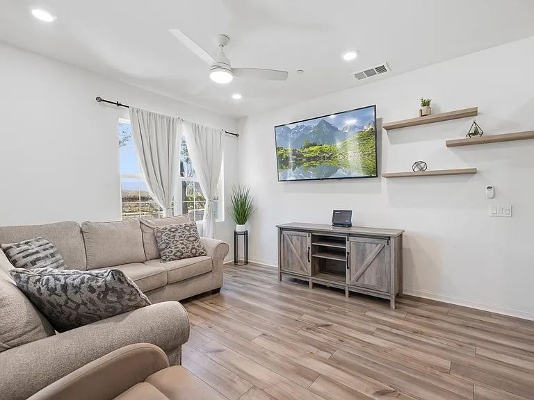 22760 Harmony Dr — Photo 10