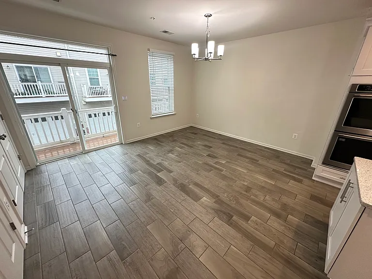 5331 Greenwich Cir — Photo 12