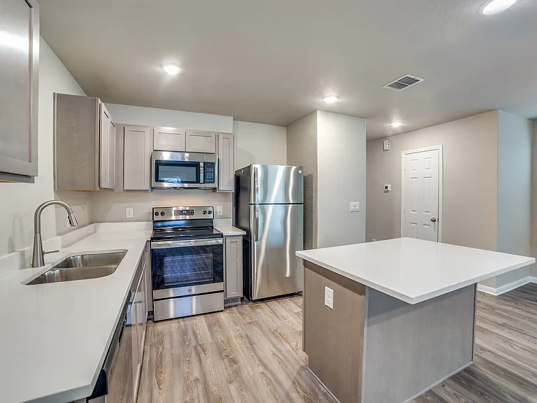 Villas at College Park — Photo 9