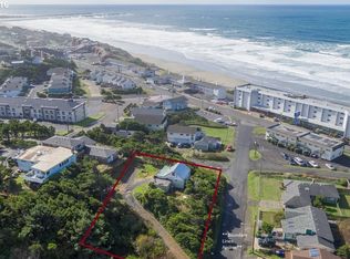 551 SW 4th St, Newport, OR 97365