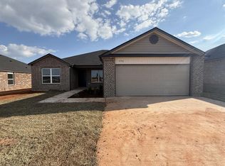 490 SW 11th St, Newcastle, OK 73065