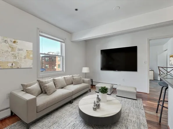 184 Bunker Hill St APT 3, Boston, MA 02129