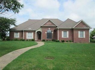 1849 Lakefield Dr, Tupelo, MS 38801