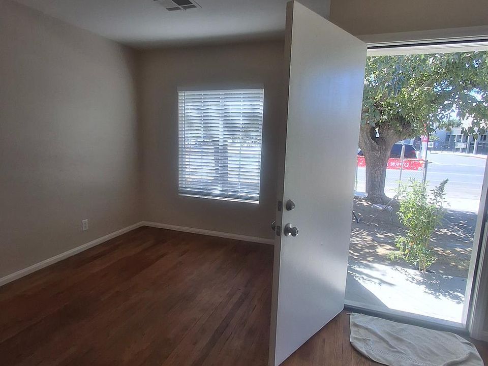 2nd image of 432 E Fairview Rd