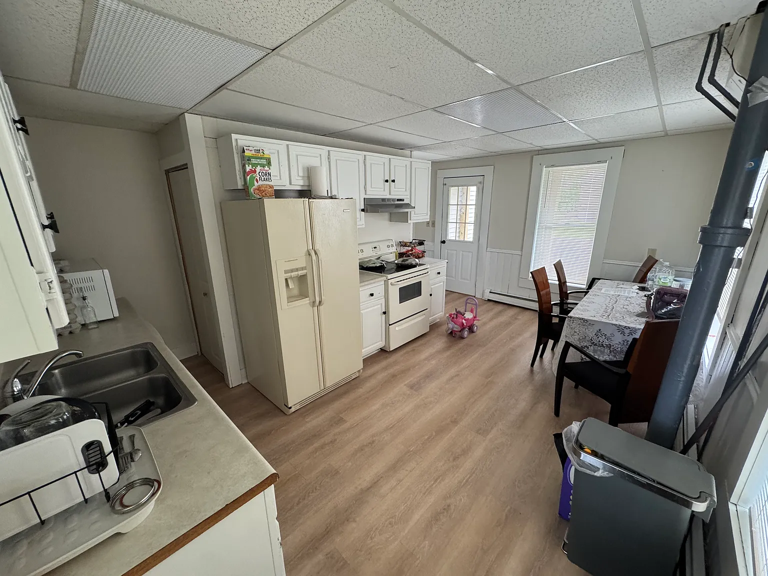 3 bed, 1100 sqft, $2,100 — Photo 2